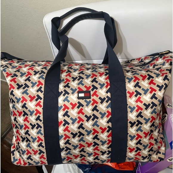 Tommy Hilfiger Brand new weekender bag
